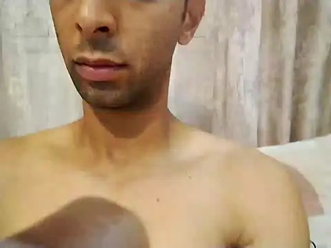 Snapshot of thetunisensexyguy chatting on October 31, 2025, 3:35 pm thetunisensexyguy online show from October 31, 2025, 3:35 pm