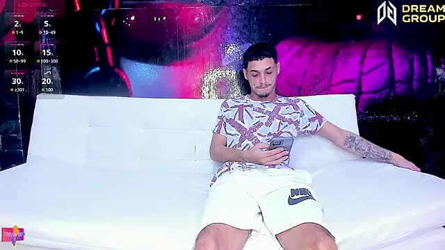 AmazingPartys online show from November 11, 2025, 2:33 am