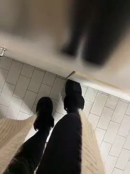 Wet-Pussycat online show from December 4, 2025, 4:38 pm