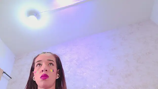 Snapshot of cristinapuerta_ chatting on June 27, 2026, 11:37 am cristinapuerta online show from June 27, 2026, 11:37 am