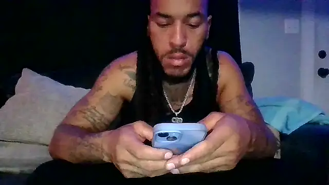 Snapshot of BigWayneBabyXXX chatting on October 19, 2025, 3:29 am BigWayneBabyXXX online show from October 19, 2025, 3:29 am