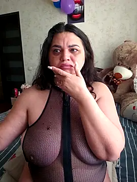 littleRikka online show from April 17, 2026, 6:05 am