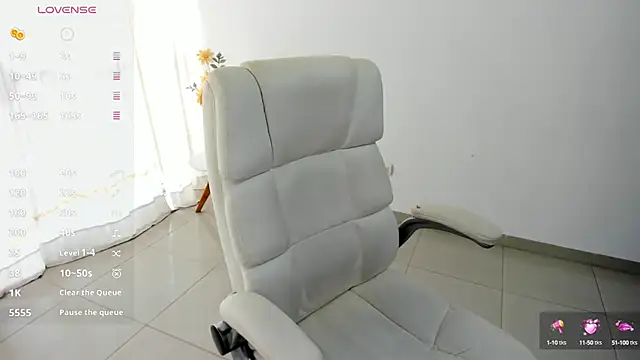 renata t  online show from September 19, 2025, 11:22 am