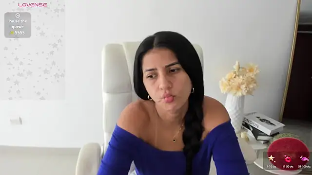 renata t  online show from April 16, 2026, 9:39 pm