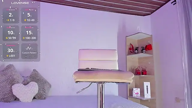 anastasia bee online show from November 3, 2025, 1:23 pm