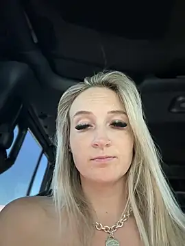 Snapshot of _Rapunzel_ chatting on February 4, 2025, 11:59 pm Rapunzel online show from February 4, 2025, 11:59 pm