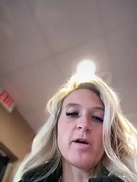 Snapshot of _Rapunzel_ chatting on March 8, 2025, 5:59 am Rapunzel online show from March 8, 2025, 5:59 am