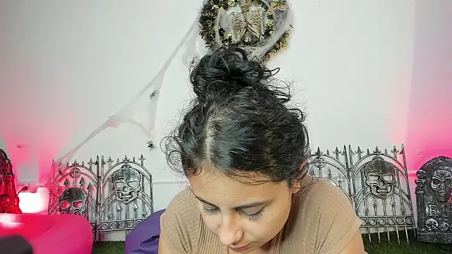 AbbyTaylorr online show from October 13, 2025, 2:11 am