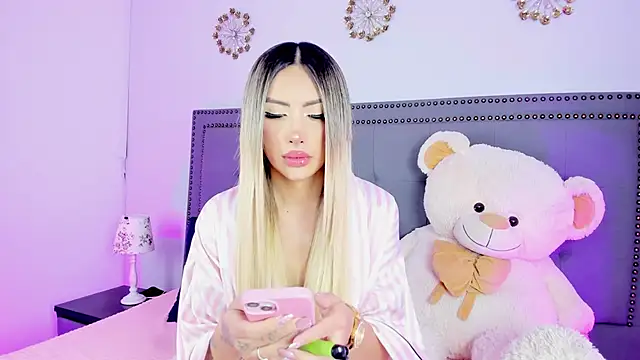 ale lovee online show from June 4, 2026, 12:49 am
