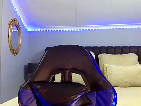 Snapshot of BOOTYBANGER24xx chatting on October 2, 2025, 2:40 am BOOTYBANGER24xx online show from October 2, 2025, 2:40 am