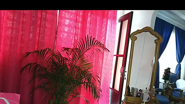 big boobsmature online show from December 18, 2025, 4:13 pm