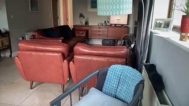 lucyslegs online show from October 29, 2025, 4:42 pm