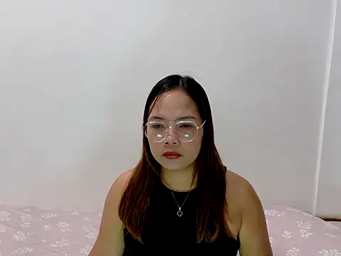 Snapshot of BURBERRY69 chatting on June 1, 2026, 11:01 am BURBERRY69 online show from June 1, 2026, 11:01 am