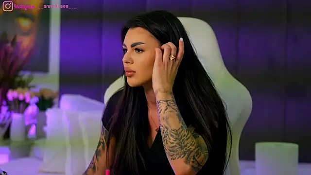 perfectt33n online show from November 20, 2025, 3:34 pm