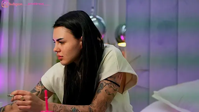 perfectt33n online show from April 8, 2026, 8:53 pm