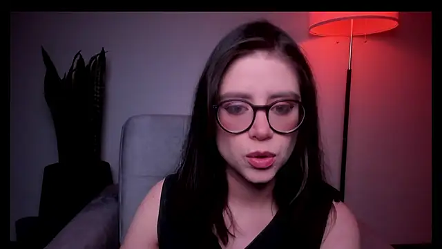Snapshot of HazelKush chatting on April 3, 2026, 8:18 pm HazelKush online show from April 3, 2026, 8:18 pm