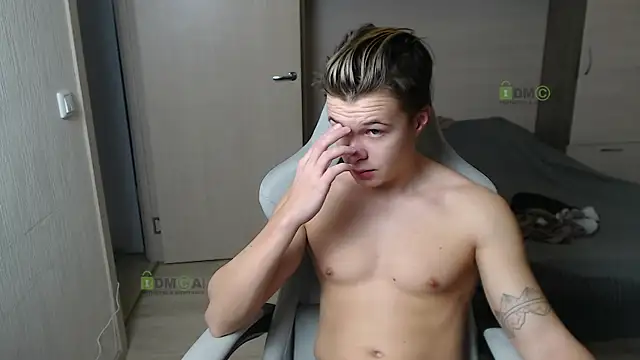 Sunny-Girl1 online show from March 13, 2025, 6:05 am