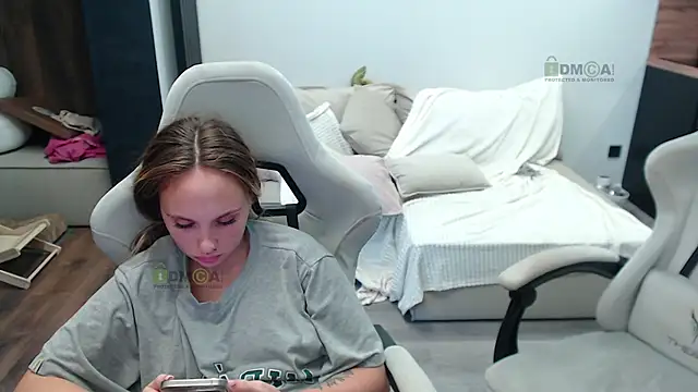 Sunny-Girl1 online show from October 16, 2025, 7:53 am