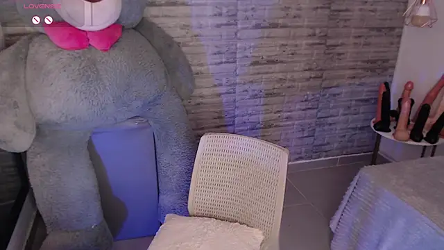 TinnaCobb online show from March 15, 2026, 10:43 am