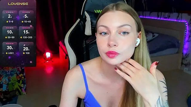 BiMolly online show from October 26, 2025, 9:21 pm