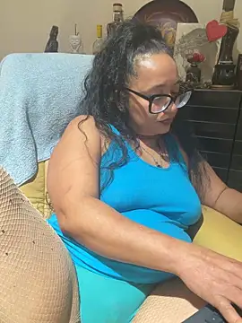 PichyPrettyPussy online show from November 4, 2025, 1:21 pm