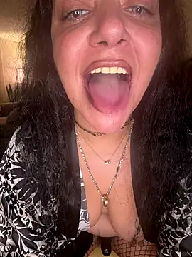 PichyPrettyPussy online show from November 20, 2025, 7:46 pm