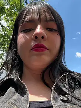 Elle online show from January 29, 2025, 5:13 pm