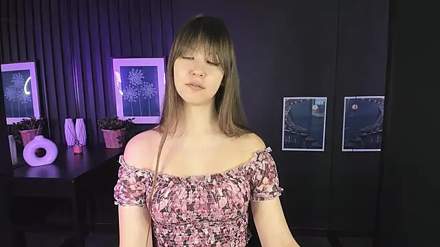 ElizaMild online show from February 4, 2025, 4:39 pm