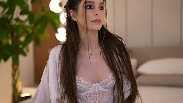 DoviaClaire online show from December 19, 2025, 7:59 am