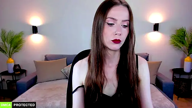 TheWoman   online show from July 3, 2026, 10:43 am