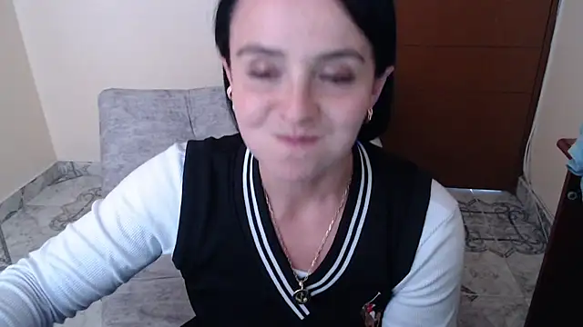 antara hotgirl online show from April 18, 2026, 8:09 pm