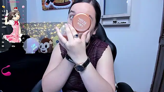 angelaagomez online show from November 5, 2025, 6:08 pm