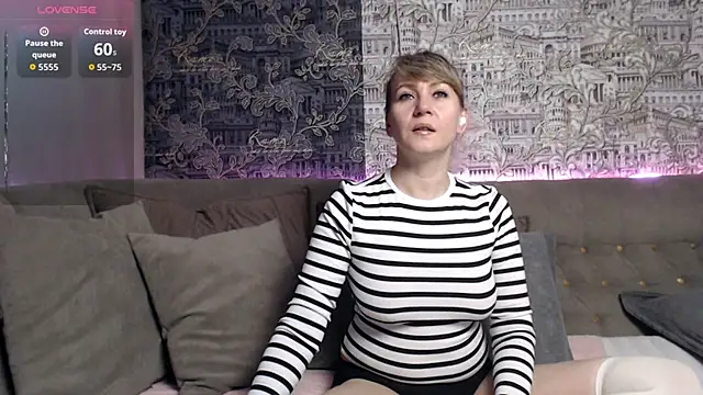 mandy foxxx online show from December 21, 2025, 6:59 pm