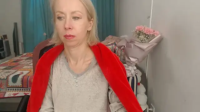 LuxuryNika online show from October 6, 2025, 1:30 pm