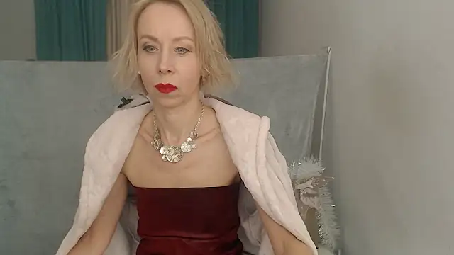 LuxuryNika online show from January 13, 2026, 5:29 pm