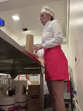 Gatitacarlita online show from December 23, 2024, 6:27 pm