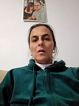 IsabelleCraft online show from March 17, 2025, 4:22 pm