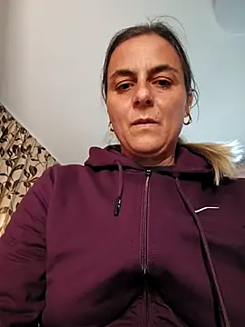 IsabelleCraft online show from March 21, 2025, 3:02 pm