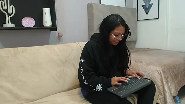 valevicious online show from February 25, 2025, 5:36 pm