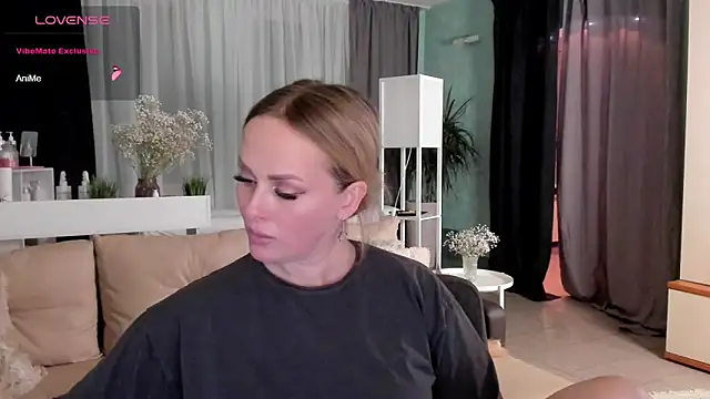 Snapshot of Libby_Nora chatting on January 11, 2025, 4:25 pm Libby Nora online show from January 11, 2025, 4:25 pm