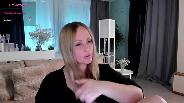 Snapshot of Libby_Nora chatting on January 12, 2025, 12:23 pm Libby Nora online show from January 12, 2025, 12:23 pm