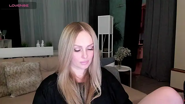 Snapshot of Libby_Nora chatting on February 4, 2025, 3:04 pm Libby Nora online show from February 4, 2025, 3:04 pm