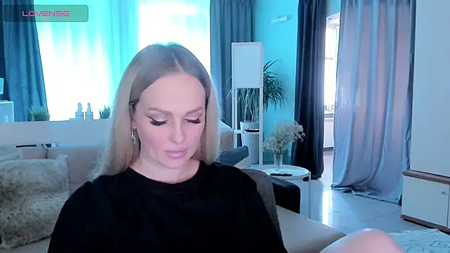 Snapshot of Libby_Nora chatting on February 26, 2025, 10:47 am Libby Nora online show from February 26, 2025, 10:47 am