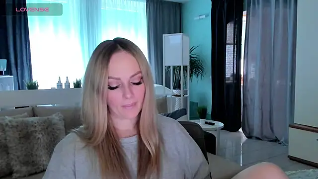 Snapshot of Libby_Nora chatting on March 3, 2025, 9:44 am Libby Nora online show from March 3, 2025, 9:44 am