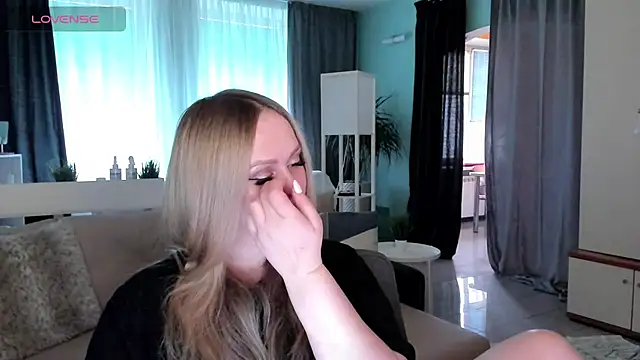 Snapshot of Libby_Nora chatting on March 5, 2025, 7:38 am Libby Nora online show from March 5, 2025, 7:38 am