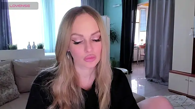 Snapshot of Libby_Nora chatting on March 14, 2025, 8:42 am Libby Nora online show from March 14, 2025, 8:42 am
