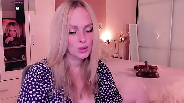 Snapshot of Libby_Nora chatting on September 22, 2025, 10:06 am Libby Nora online show from September 22, 2025, 10:06 am