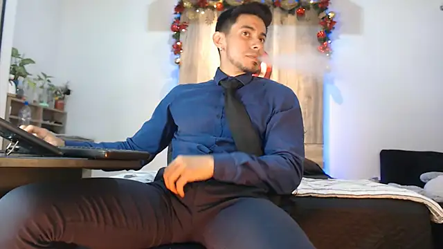 Andrew 4  online show from December 18, 2025, 5:46 am