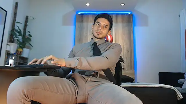 Andrew 4  online show from March 12, 2026, 1:45 am