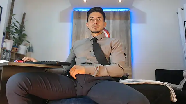 Andrew 4  online show from April 24, 2026, 4:59 am